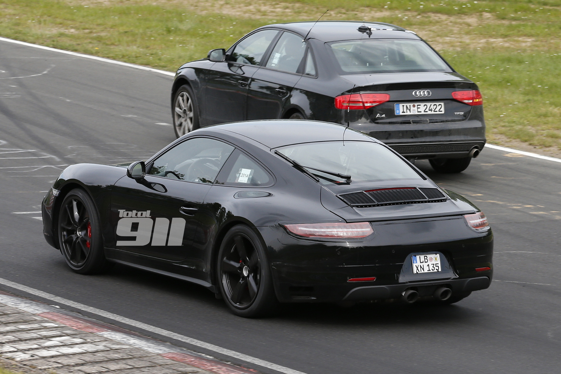 Porsche-911-GTS-Coupe-5.jpg